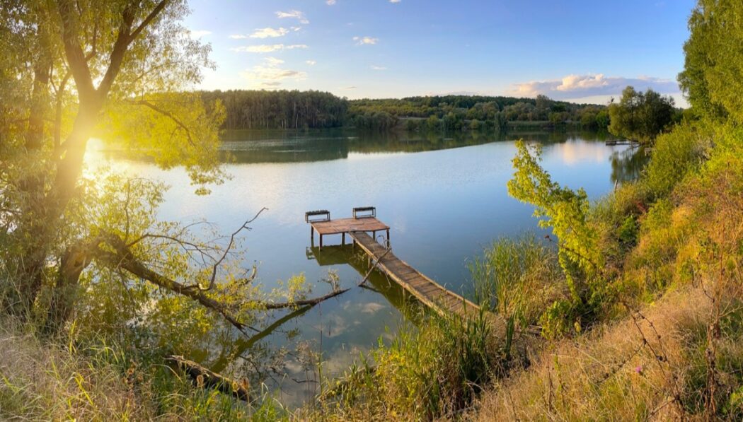 Działka na Mazurach – jak wybrać idealne miejsce na wypoczynek i inwestycję?